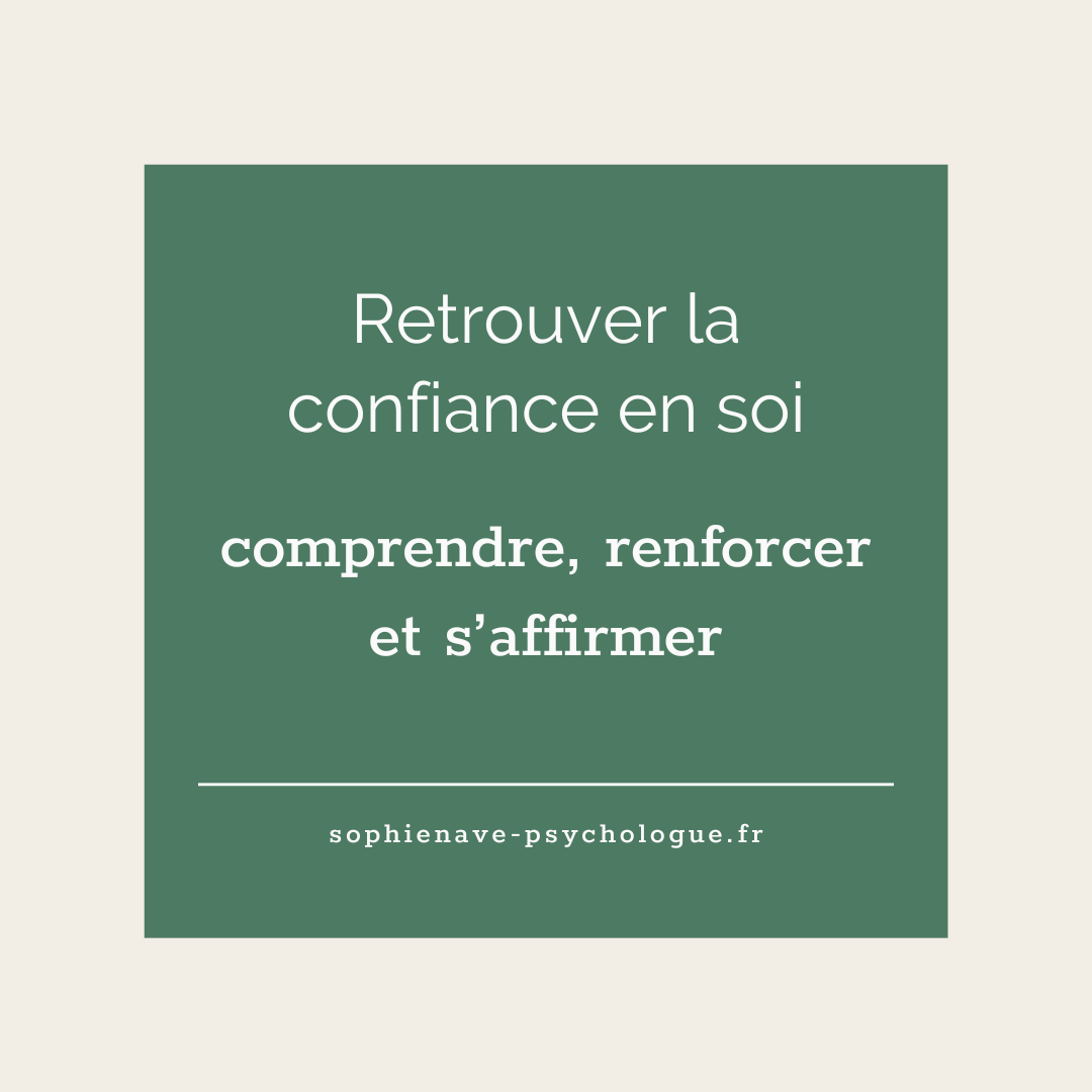 Personne souriante avançant en pleine nature, symbole de confiance en soi et d’équilibre intérieur